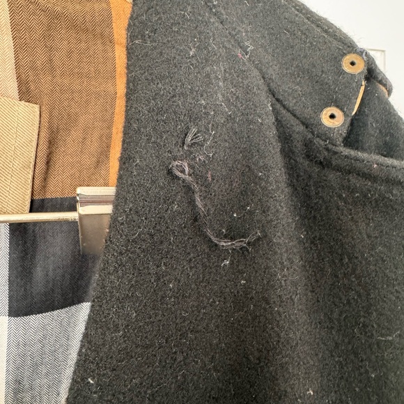 Iconic and timeless trench-coat from Burberry in wool. - Picture 8 of 8